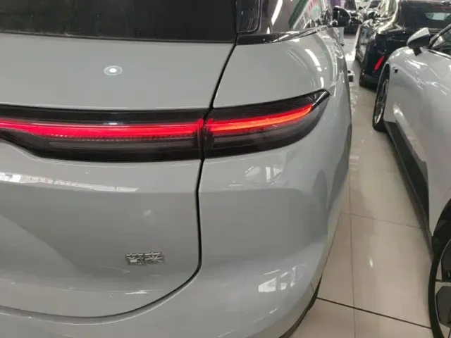 Nio ES6 — Фото автомобиля 7