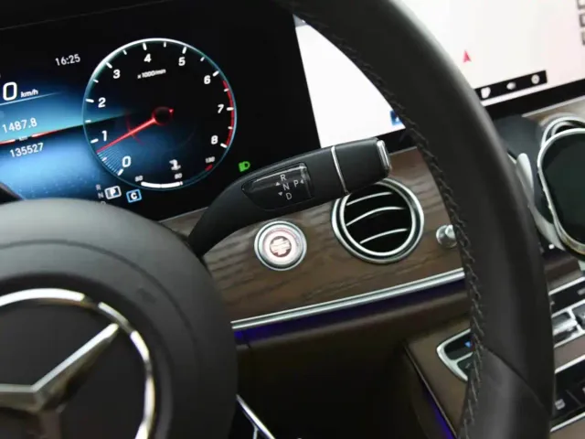Mercedes-Benz E-Class — Фото автомобиля 9