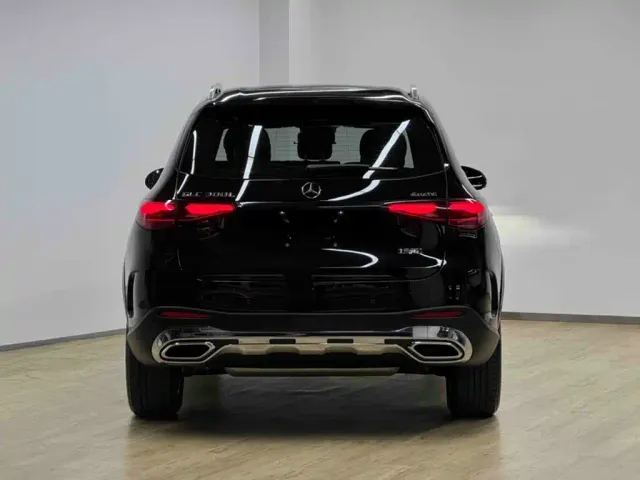 Mercedes-Benz Mercedes-Benz GLC 2023 Facelift GLC 300 L 4MATIC Sport 7-Seater — Фото автомобиля 7