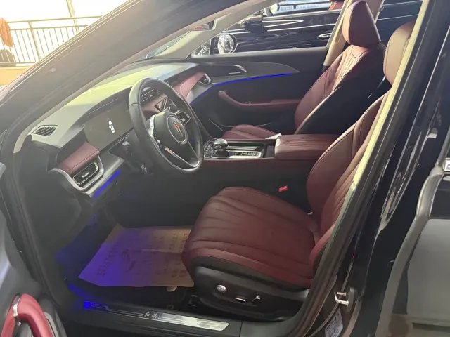 Hongqi H5 — Фото автомобиля 6