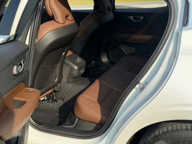 Volvo S60 — Фото автомобиля 6