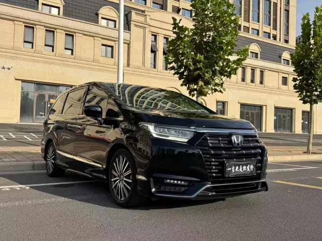 Фотография автомобиля — Honda Elysion