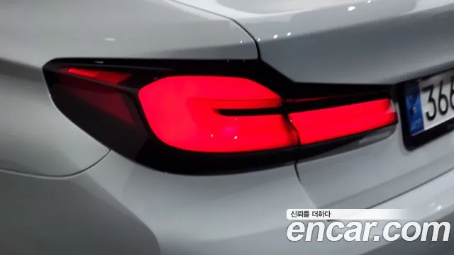 BMW 5 Series G30 — Фото автомобиля 8
