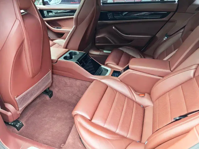 Porsche Panamera — Фото автомобиля 16