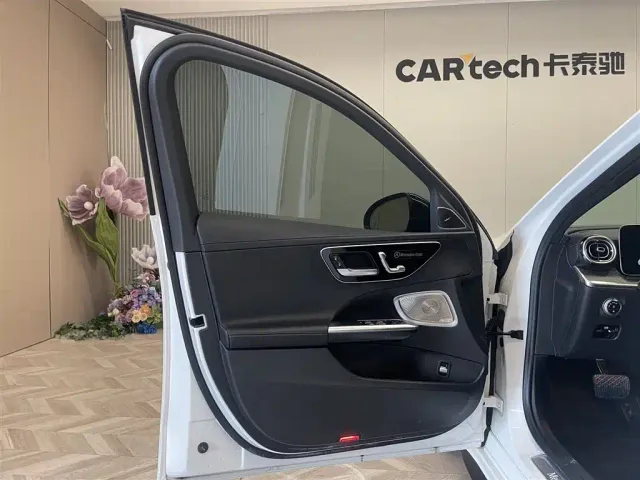 Mercedes-Benz C-Class — Фото автомобиля 24