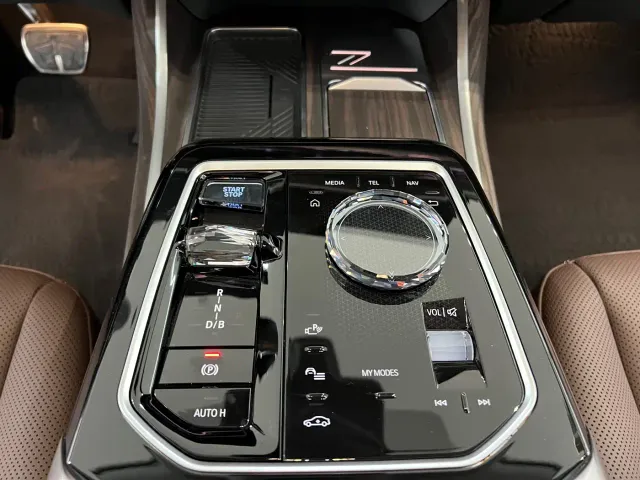 BMW i7 — Фото автомобиля 9