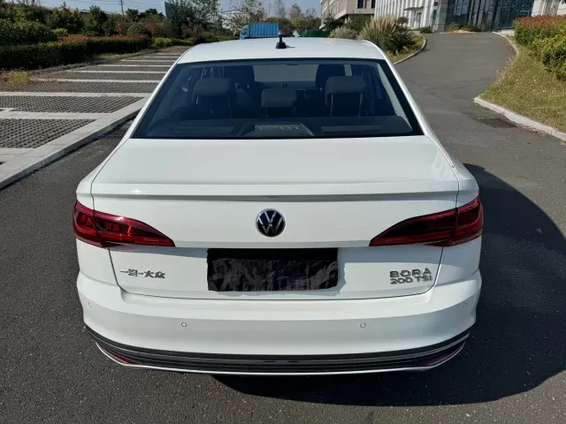Volkswagen Bora — Фото автомобиля 5