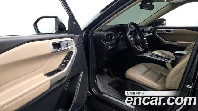 Ford Explorer — Фото автомобиля 11