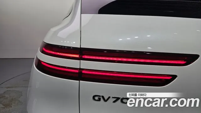 Genesis GV70 2.5T Бензин AWD — Фото автомобиля 21