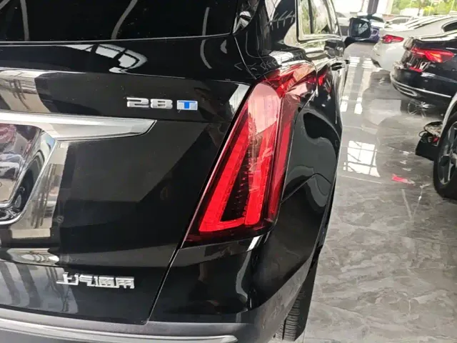 Cadillac XT5 — Фото автомобиля 7
