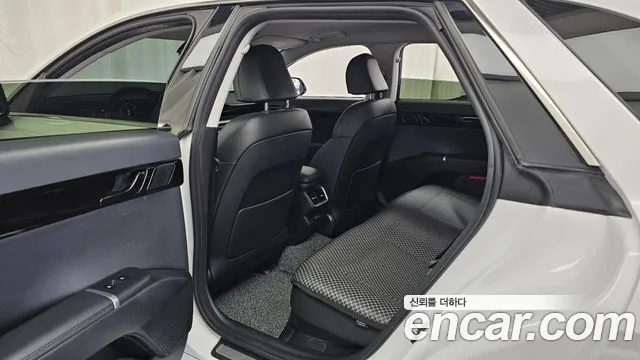 Hyundai Grandeur Grandeur (GN7) 3.5 LPG 2WD (Такси) — Фото автомобиля 16