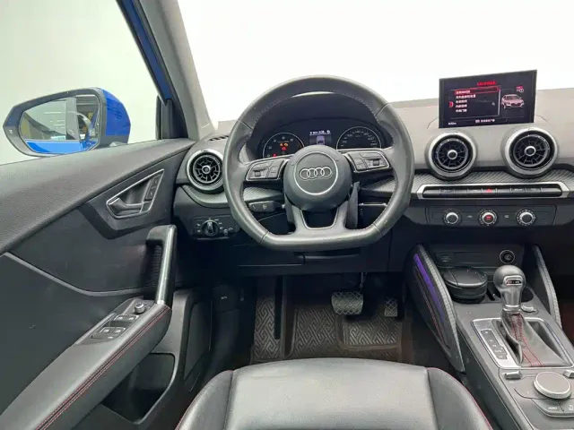 Audi Q2L — Фото автомобиля 17