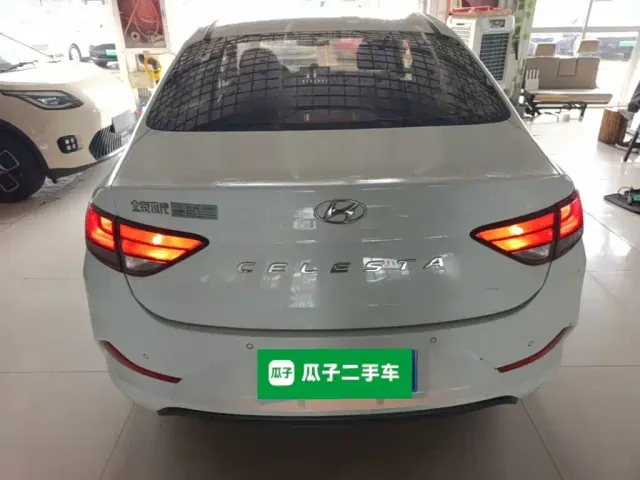 Hyundai Elantra — Фото автомобиля 5