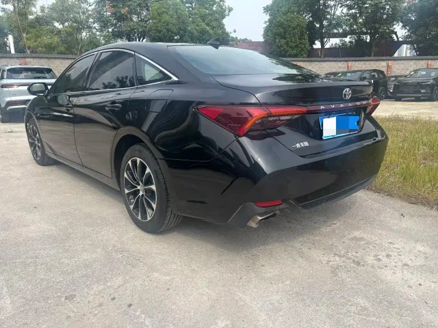Toyota Avalon — Фото автомобиля 5