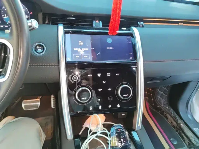 Land Rover Discovery Sport — Фото автомобиля 12
