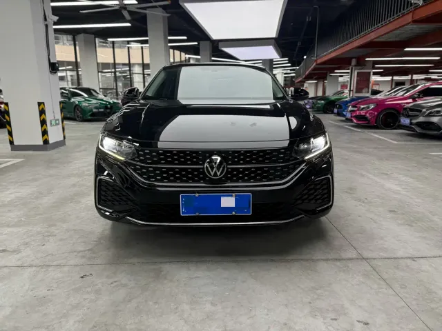 Volkswagen Passat — Фото автомобиля 2
