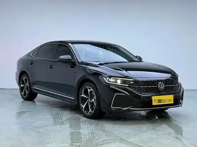 Volkswagen Passat — Фото автомобиля 3