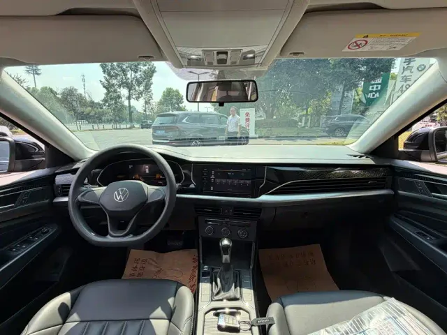 Volkswagen Passat — Фото автомобиля 13