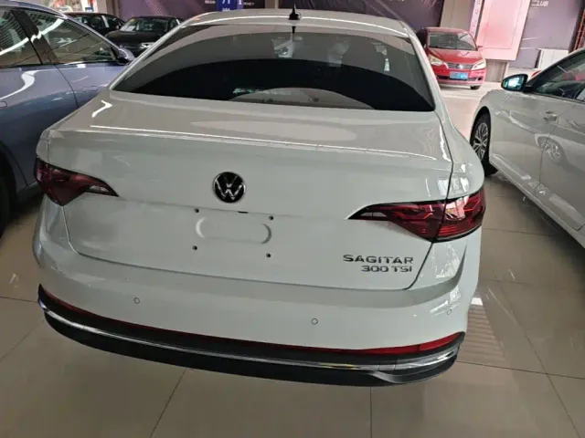 Volkswagen Sagitar — Фото автомобиля 5