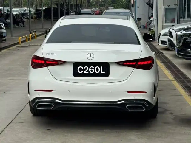 Mercedes-Benz C-Class — Фото автомобиля 3