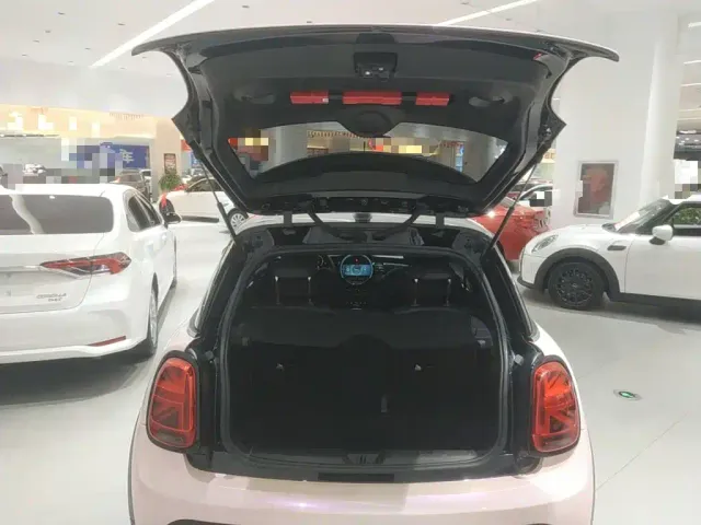 MINI Hatch — Фото автомобиля 14