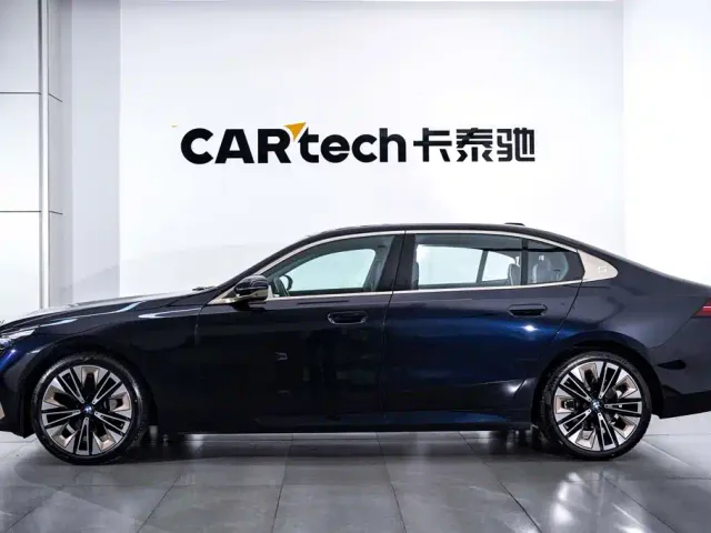 BMW 5 Series — Фото автомобиля 8