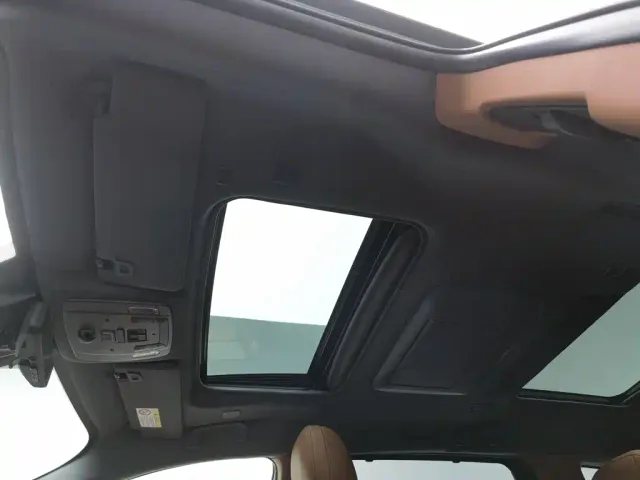Toyota Sienna — Фото автомобиля 14