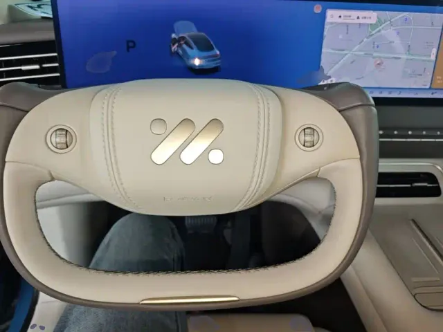 IM Motors LS6 — Фото автомобиля 10