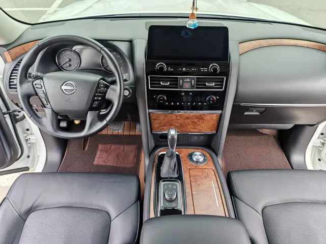 Nissan Patrol — Фото автомобиля 8
