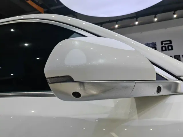Li Auto L7 — Фото автомобиля 11
