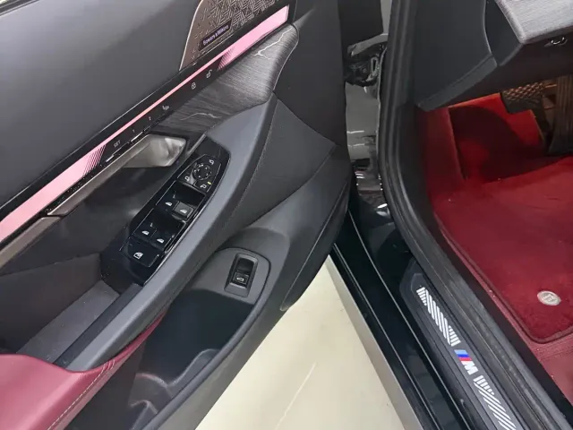BMW 5 Series — Фото автомобиля 3