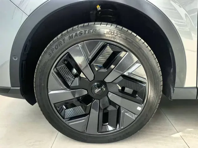 Ford Lingyu — Фото автомобиля 7