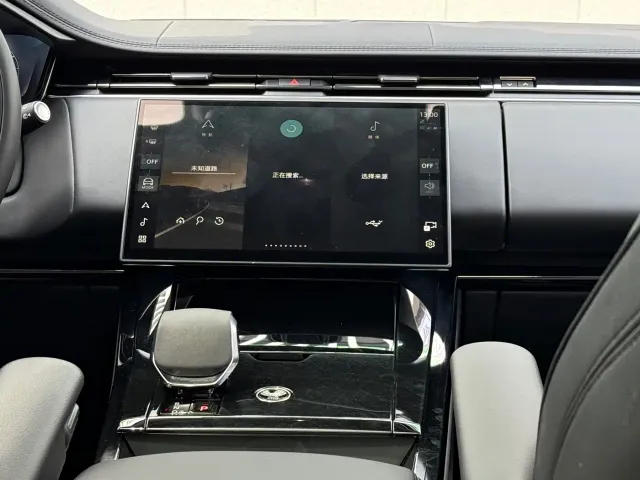 Land Rover Range Rover Sport — Фото автомобиля 17