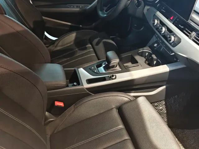 Audi A4L — Фото автомобиля 13