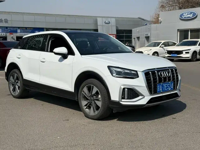 Audi Q2L — Фото автомобиля 6