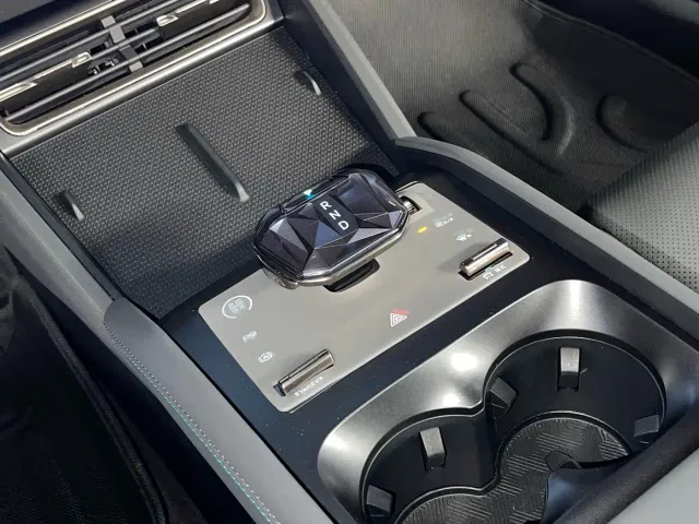 BYD Qin L — Фото автомобиля 12