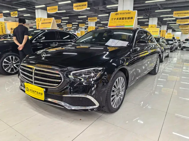 Фотография автомобиля — Mercedes-Benz E-Class