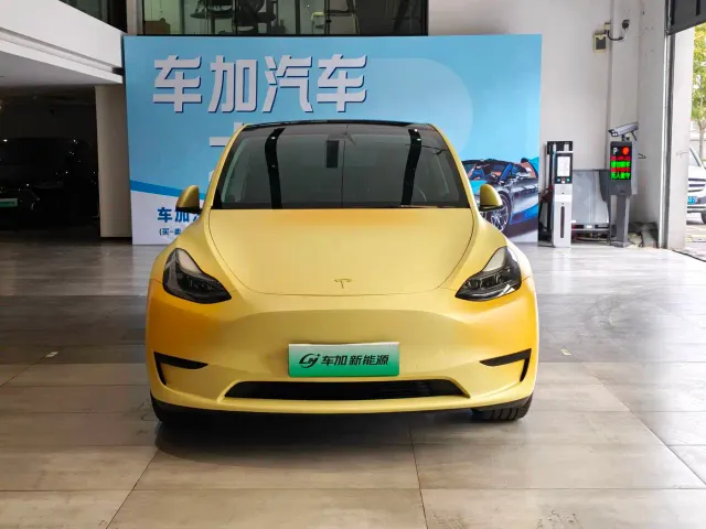 Tesla Model Y — Фото автомобиля 2