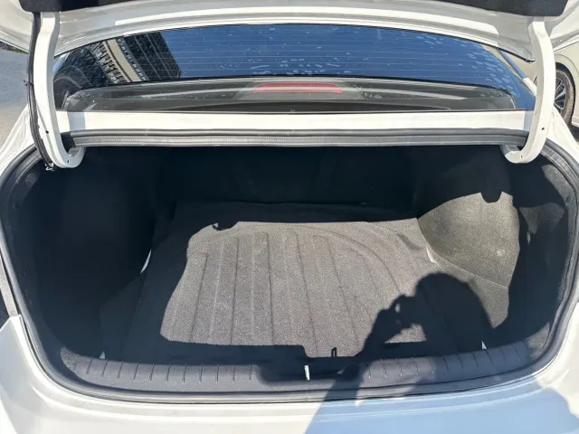 Hyundai Elantra — Фото автомобиля 12