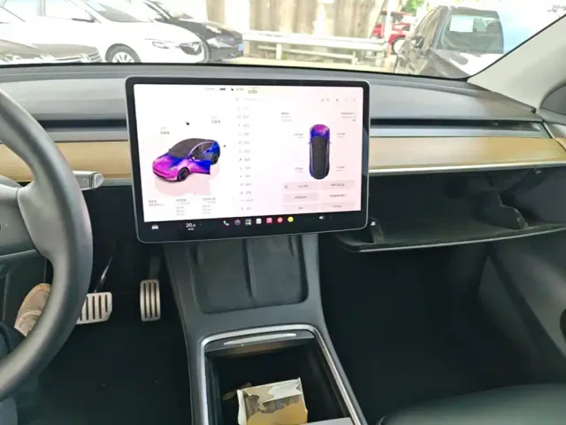 Tesla Model Y — Фото автомобиля 9