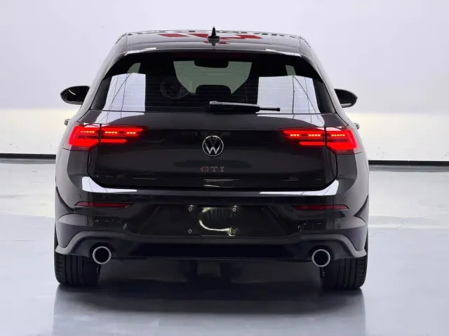 Volkswagen Golf GTI — Фото автомобиля 9