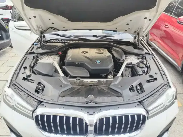 BMW 5 Series — Фото автомобиля 3