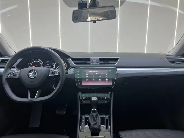 Skoda Superb — Фото автомобиля 6