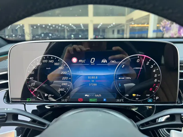 Mercedes-Benz E-Class — Фото автомобиля 11
