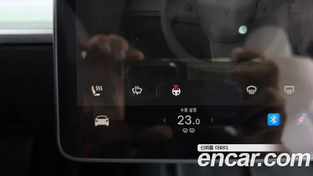 Tesla Model Y — Фото автомобиля 28