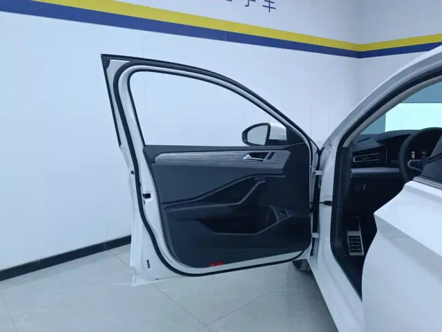 Volkswagen Sagitar — Фото автомобиля 7