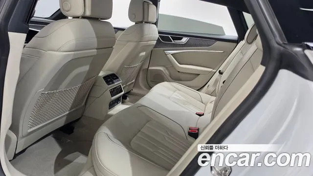 Audi A7 4K — Фото автомобиля 25