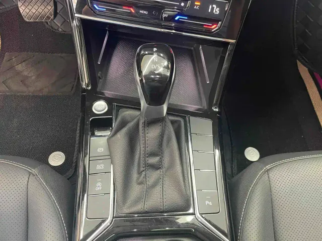 Volkswagen Passat — Фото автомобиля 8