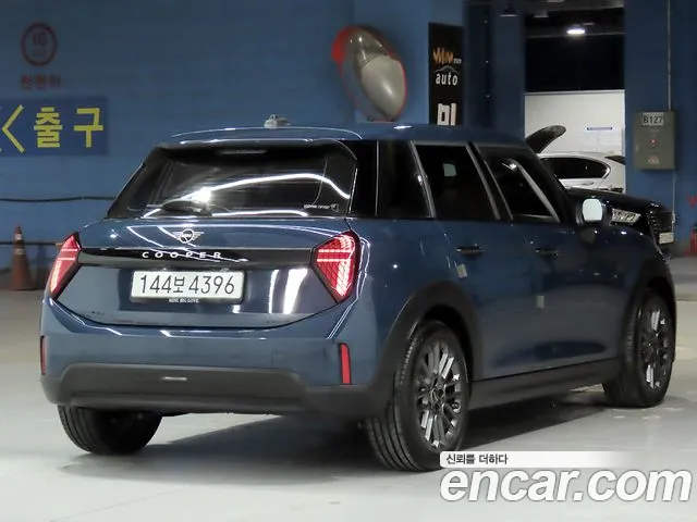MINI Cooper 4th Gen — Фото автомобиля 4