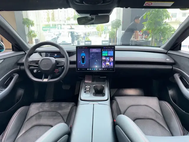 Xiaomi SU7 — Фото автомобиля 7